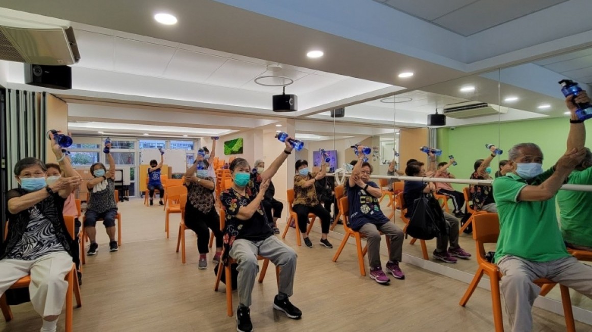 房協友里 運動班