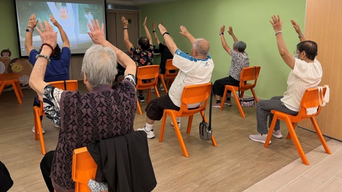 房協友里 運動班