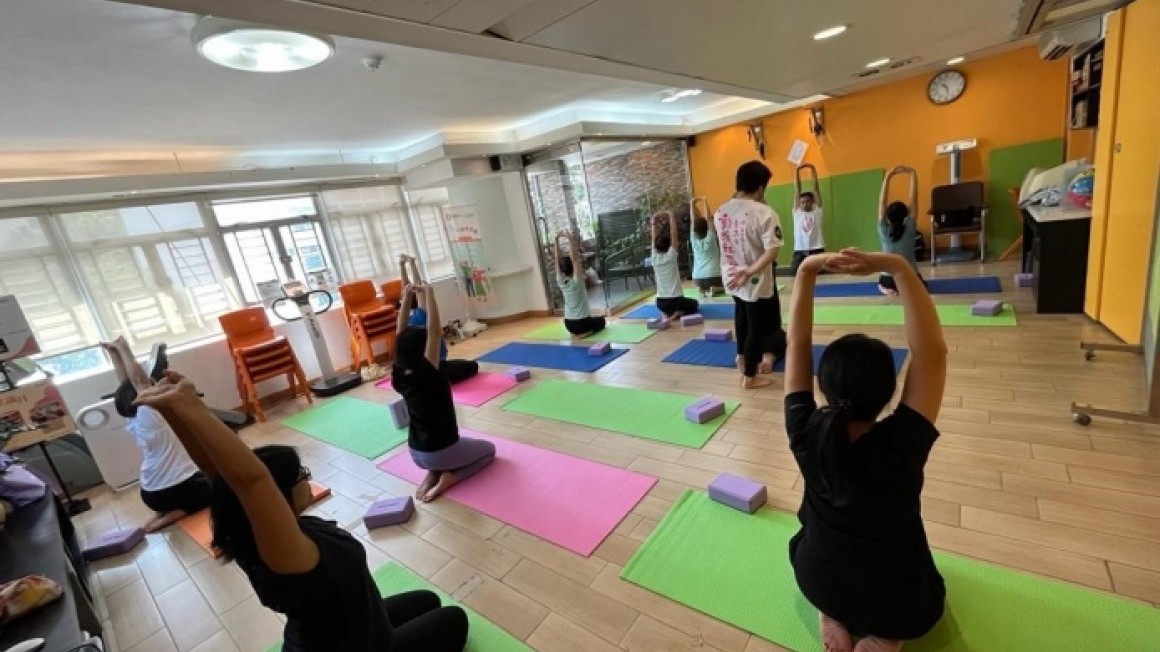 房協友里 運動班