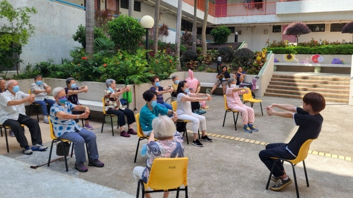 房協友里 運動班