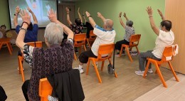 房協友里 運動班