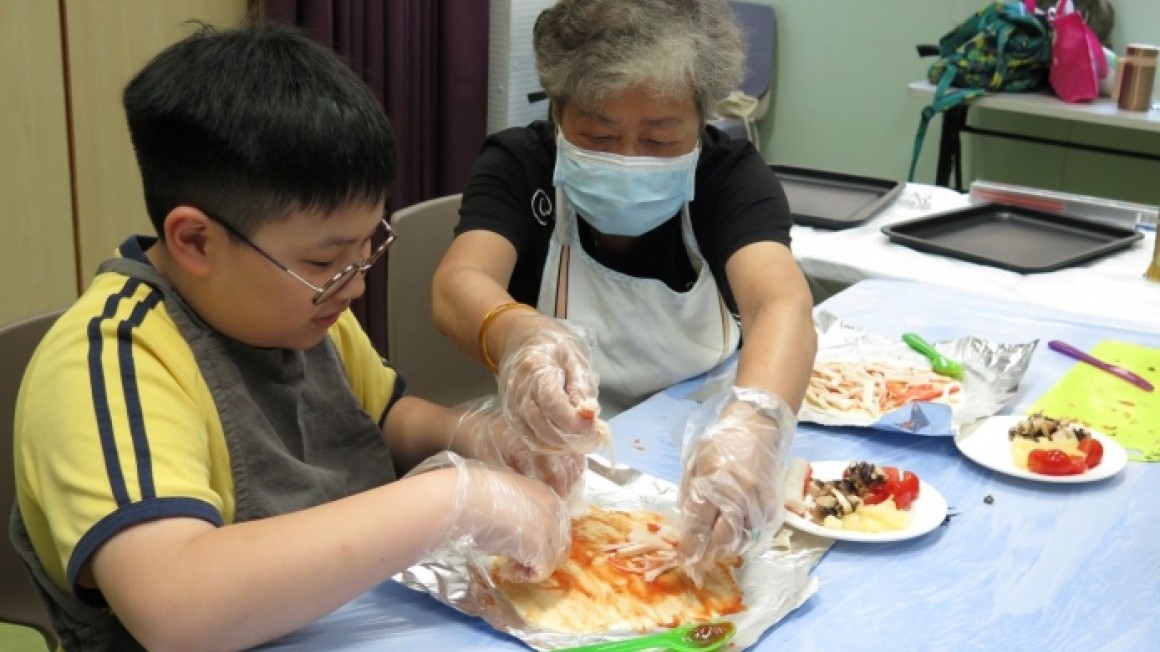 跨代友里過暑假