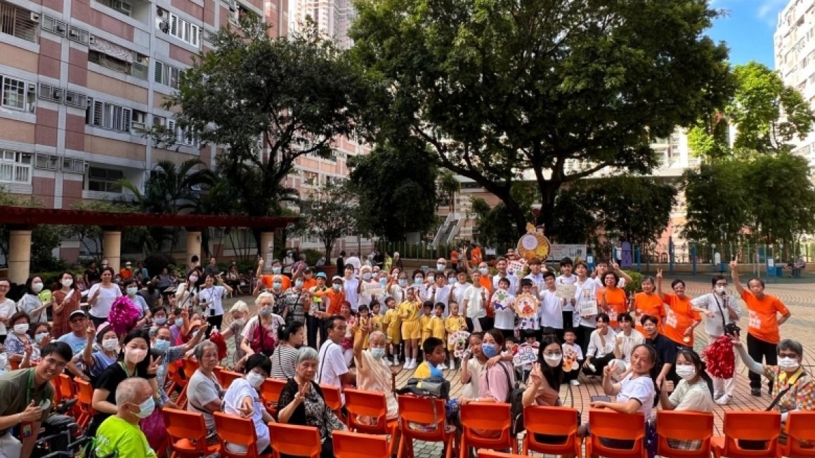 跨代友里過暑假