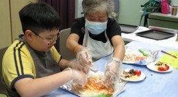 跨代友里過暑假