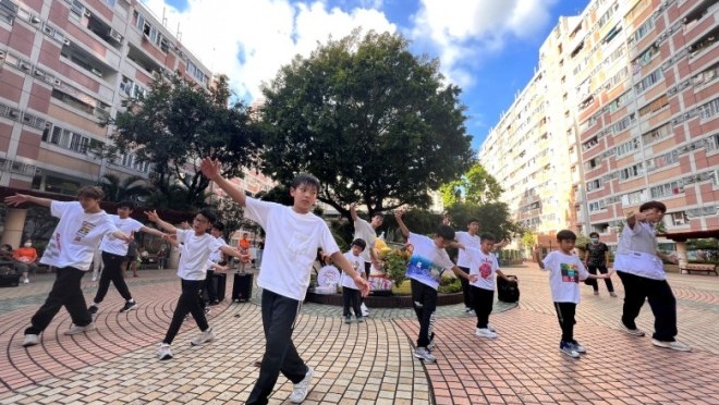 跨代友里過暑假