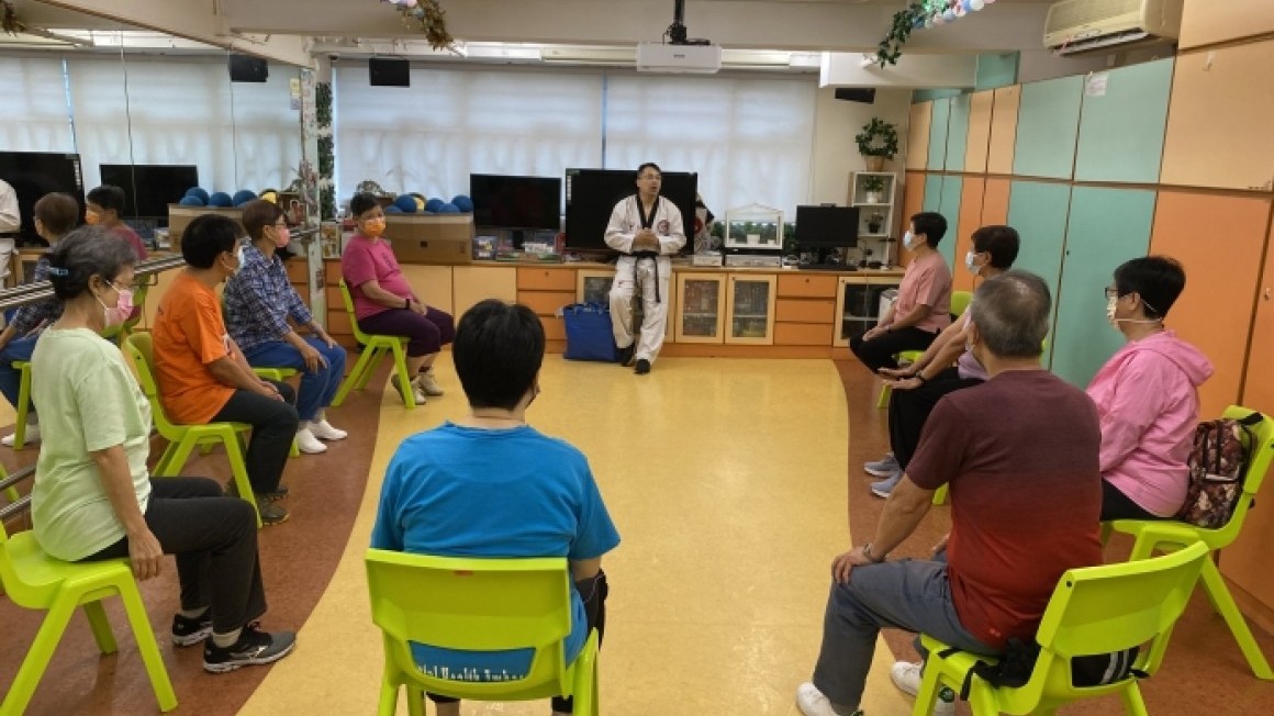 房協友里 運動班