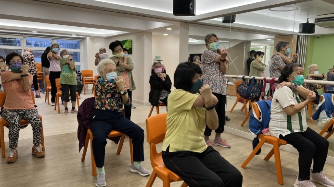 房協友里 運動班