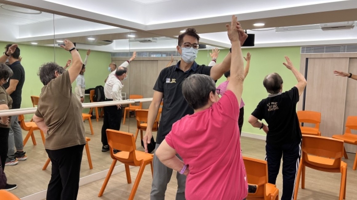 房協友里 運動班