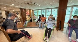 房協友里 運動班