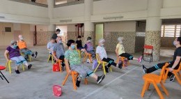 房協友里 運動班