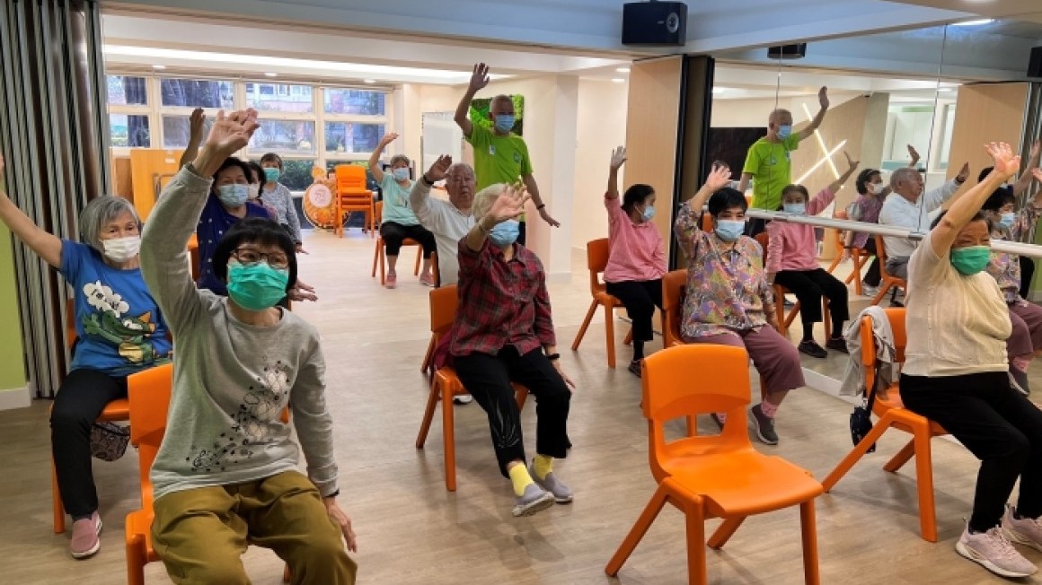 房協友里 運動班