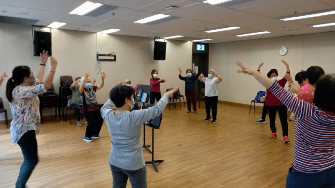 房協友里 運動班