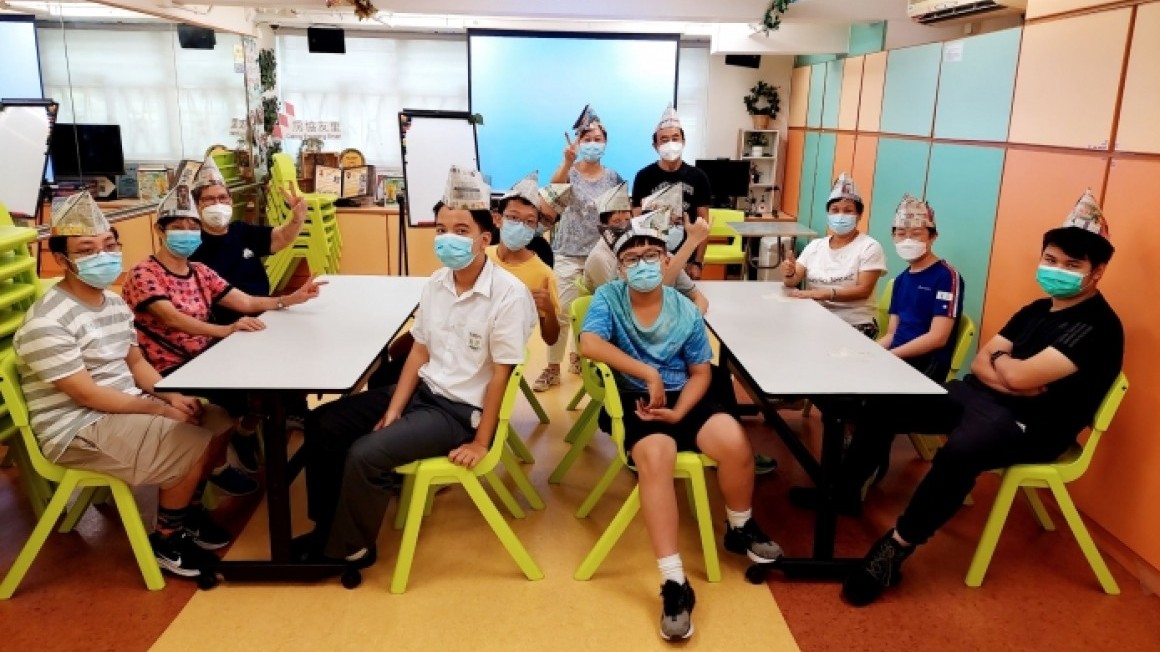 房協友里 長幼週末油漆班 (觀塘花園大廈)