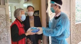 房協友里 義工同行送暖