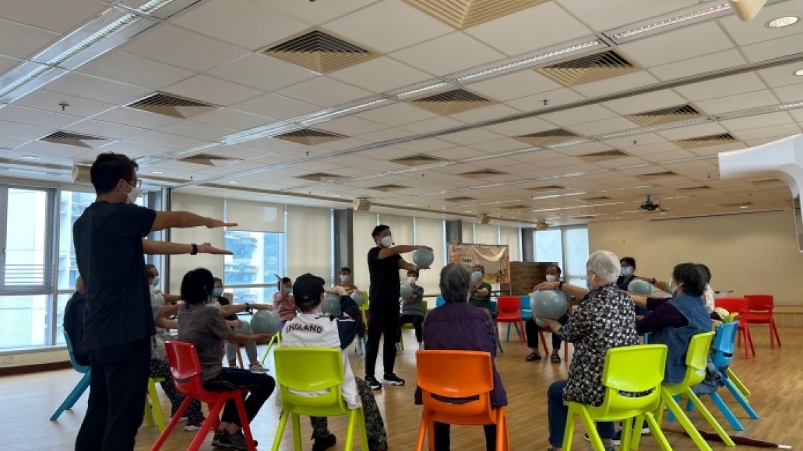 賽馬會「耆跡再現」健體行動