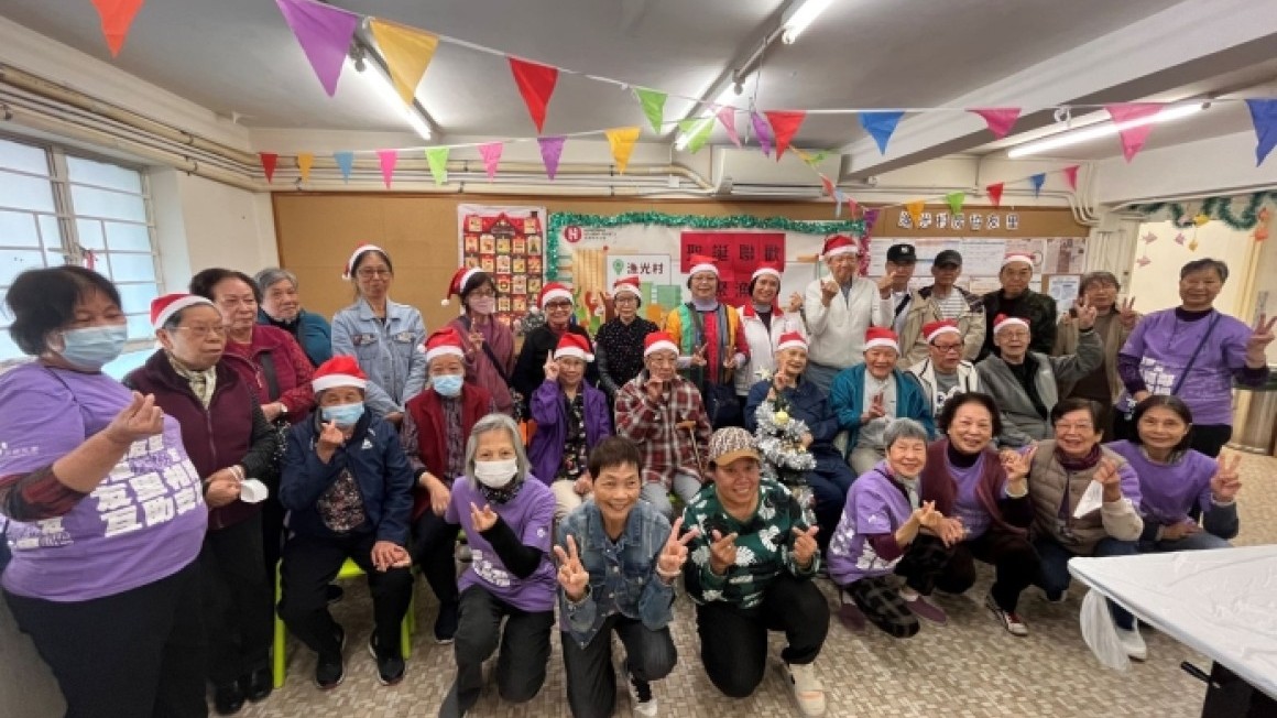 友里賀聖誕 (2024年12月)