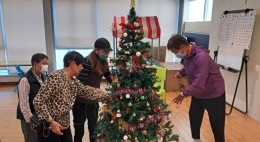 友里賀聖誕 (2024年12月)