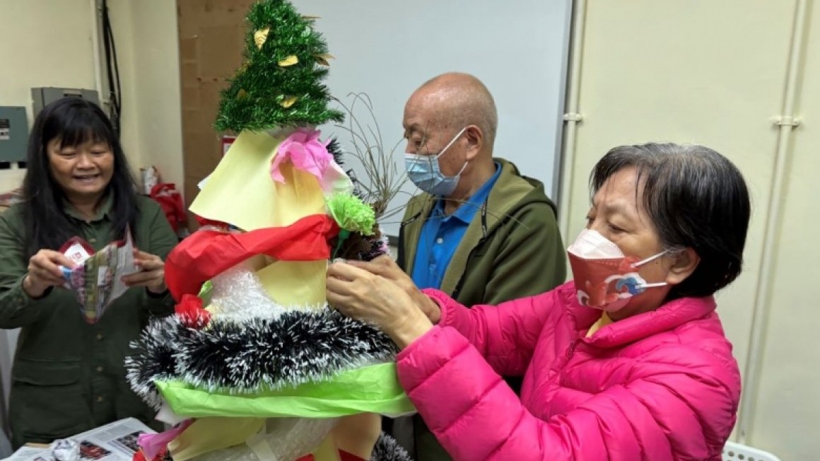 友里賀聖誕 (2023年12月)