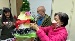 友里賀聖誕 (2023年12月)