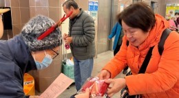 友里賀聖誕 (2023年12月)