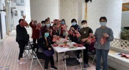 友里相伴迎玉兔