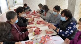 友里相伴迎玉兔