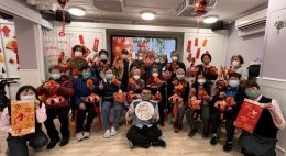 友里相伴迎玉兔