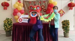 友里相伴迎玉兔