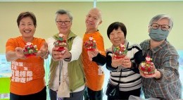 友里賀聖誕 (2025年12月)