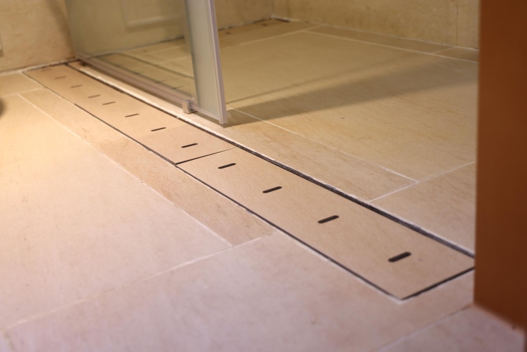 淋浴間無擋水檻設計 