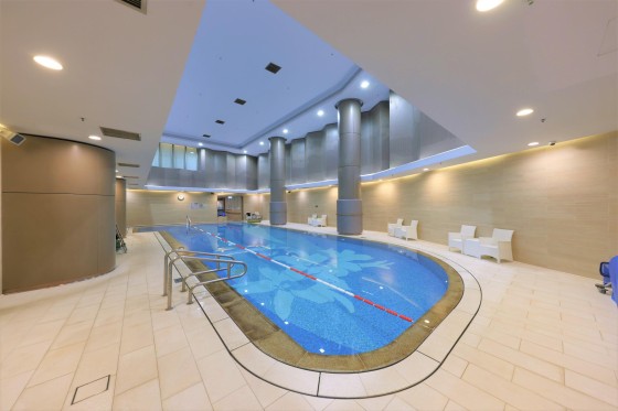 室內恆溫游泳池 